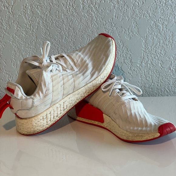 Adidas Men’s NMD R2 White Core Red Two Toned Size 8.5 - Picture 2 of 6